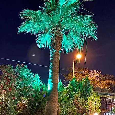 Hotel Maviev Çeşme